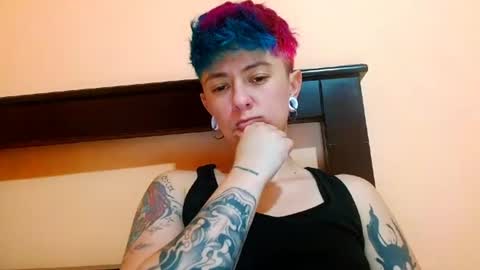 Snapshot of tomboyblue chatting on June 16, 4:53 pm Blue online show from June 16, 4:53 pm