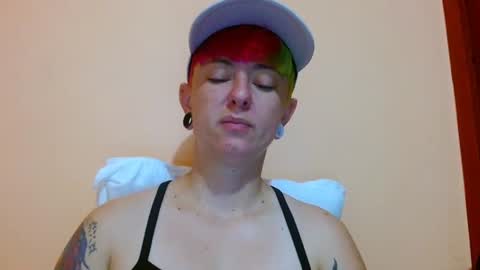 Snapshot of tomboyblue chatting on July 27, 3:41 pm Blue online show from July 27, 3:41 pm