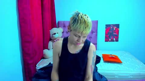 Snapshot of tomboygirl69 chatting on January 18, 7:04 pm tomboygirl69 online show from January 18, 7:04 pm