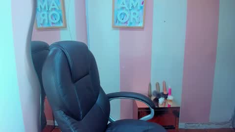 Snapshot of tomboygirl69 chatting on November 19, 9:15 pm tomboygirl69 online show from November 19, 9:15 pm