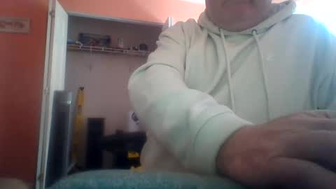 Snapshot of tomcat4848 chatting on July 17, 3:50 pm tomcat4848 online show from July 17, 3:50 pm