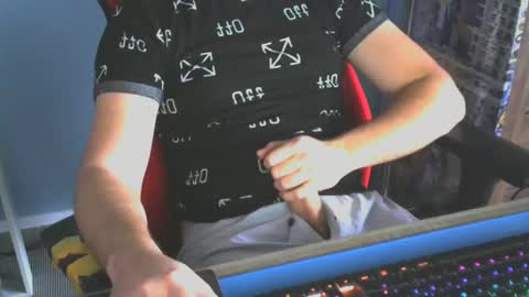 tomin3m online show from December 7, 8:33 am