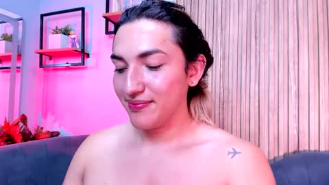   online show from February 5, 9:08 pm