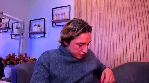   online show from February 7, 10:52 am