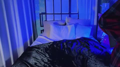 Tommie online show from November 29, 5:43 am