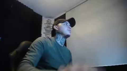 Snapshot of tommmycortez chatting on October 25, 3:36 am tommmycortez online show from October 25, 3:36 am