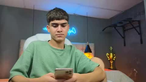 Tommy  online show from February 19, 7:06 am