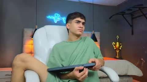 Tommy  online show from February 19, 10:23 am