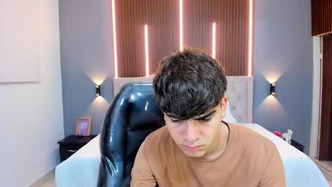 Tommy  online show from October 15, 3:28 am