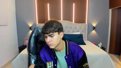 Tommy  online show from November 18, 3:23 am