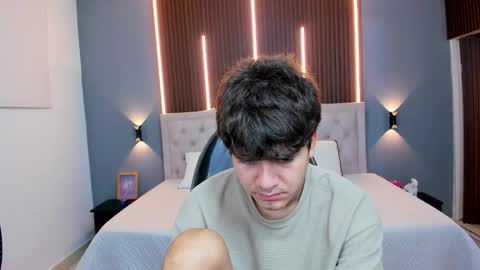 Tommy  online show from December 16, 3:33 am