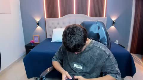 Tommy  online show from February 1, 3:16 am