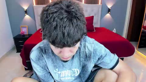 Tommy  online show from May 24, 3:33 am