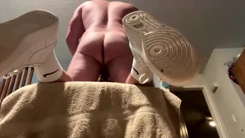 tommy4inch online show from April 16, 4:41 pm