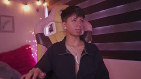 Blue  online show from February 26, 4:03 pm