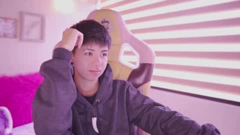 Blue  online show from March 5, 2:24 pm