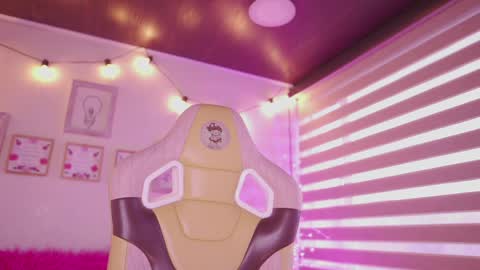 Blue  online show from April 12, 11:04 am