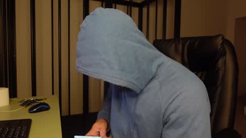 Snapshot of tommy_burnzzz chatting on December 21, 2:41 am tommy burnzzz online show from December 21, 2:41 am