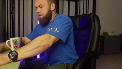 Snapshot of tommy_burnzzz chatting on January 18, 4:37 am tommy burnzzz online show from January 18, 4:37 am