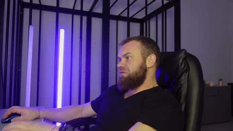 Snapshot of tommy_burnzzz chatting on January 25, 9:36 am tommy burnzzz online show from January 25, 9:36 am