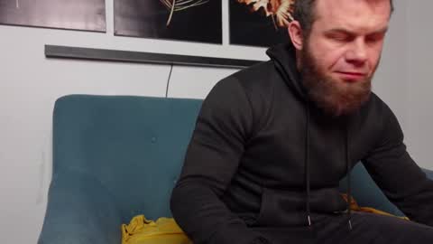 Snapshot of tommy_burnzzz chatting on February 14, 3:11 am tommy burnzzz online show from February 14, 3:11 am