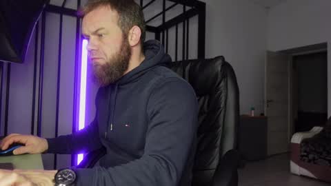 Snapshot of tommy_burnzzz chatting on March 4, 2:38 am tommy burnzzz online show from March 4, 2:38 am