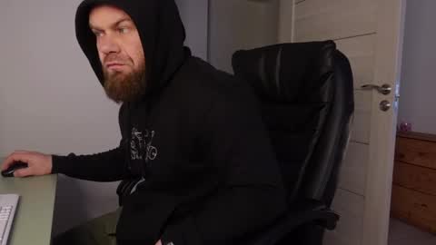 Snapshot of tommy_burnzzz chatting on March 12, 5:35 am tommy burnzzz online show from March 12, 5:35 am