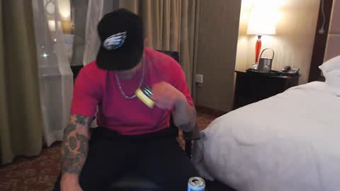 Snapshot of tommy_knuckles chatting on December 30, 2:20 am Tommy online show from December 30, 2:20 am