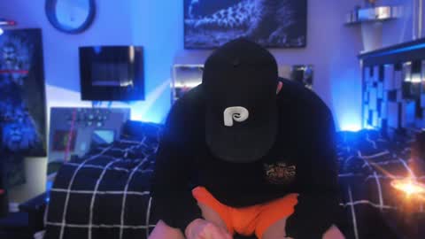 Snapshot of tommy_knuckles chatting on January 3, 5:28 am Tommy online show from January 3, 5:28 am