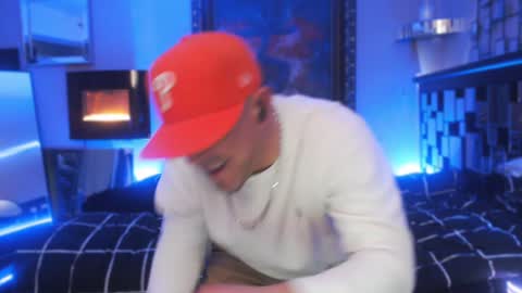 Snapshot of tommy_knuckles chatting on January 25, 9:47 am Tommy online show from January 25, 9:47 am