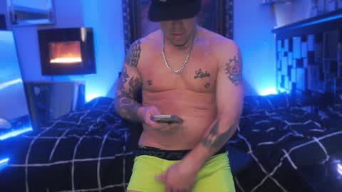 Snapshot of tommy_knuckles chatting on January 27, 3:39 pm Tommy online show from January 27, 3:39 pm