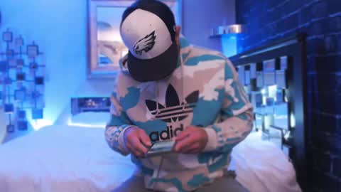 Snapshot of tommy_knuckles chatting on October 2, 11:06 am Tommy online show from October 2, 11:06 am