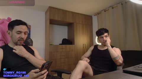 tommy_raym0ndg online show from April 15, 1:23 am