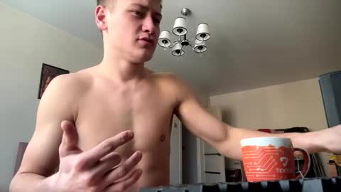 Snapshot of tommy_shak chatting on February 17, 7:37 am Tommy Shak online show from February 17, 7:37 am