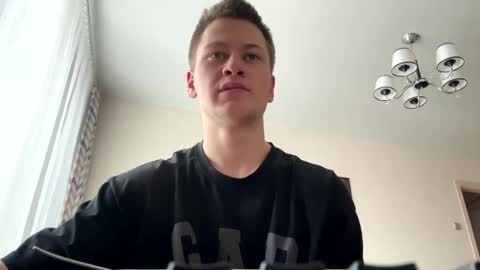 Snapshot of tommy_shak chatting on February 20, 9:00 am Tommy Shak online show from February 20, 9:00 am