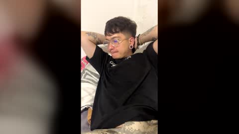 Snapshot of tommy_sins619 chatting on February 28, 5:08 am Dirty Tommy online show from February 28, 5:08 am