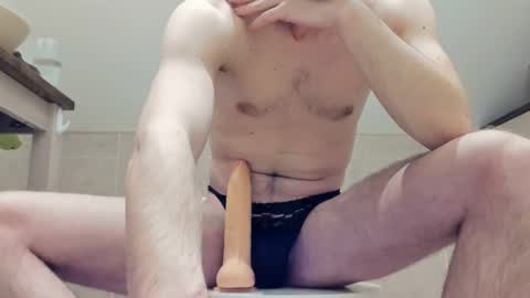 Tom online show from February 22, 8:42 pm