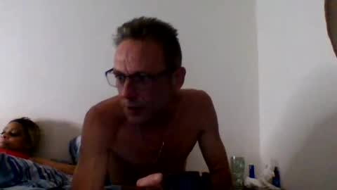 Snapshot of tommyandtomara chatting on June 9, 10:21 pm tommyandtomara online show from June 9, 10:21 pm