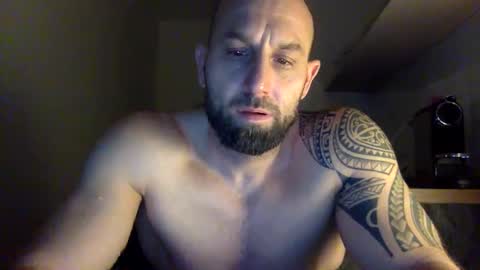 Thomas Fit online show from February 6, 10:10 pm