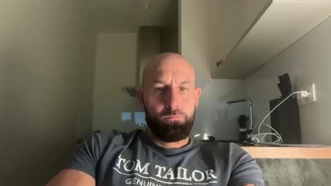 Thomas Fit online show from September 14, 5:45 pm