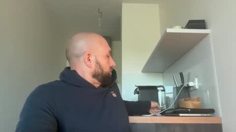 Thomas Fit online show from September 17, 5:53 am