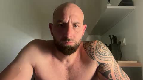 Thomas Fit online show from September 18, 8:00 pm