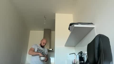 Thomas Fit online show from October 19, 8:59 am