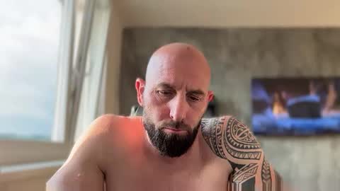 Thomas Fit online show from May 24, 5:07 pm