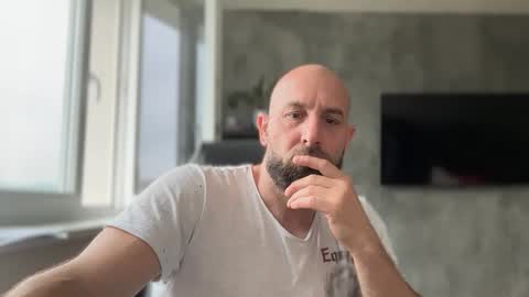 Thomas Fit online show from June 3, 6:49 am