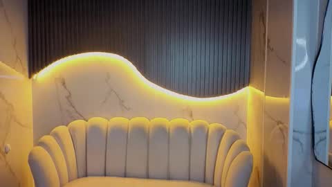 leyla  online show from November 28, 4:15 am