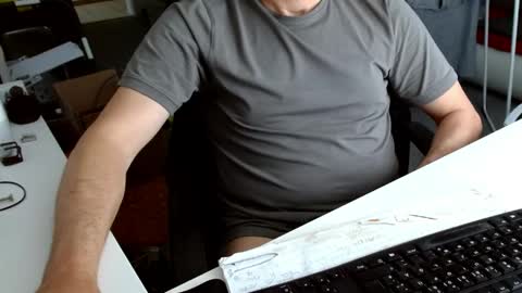 Snapshot of tomtom02029 chatting on April 28, 9:47 am Tom online show from April 28, 9:47 am