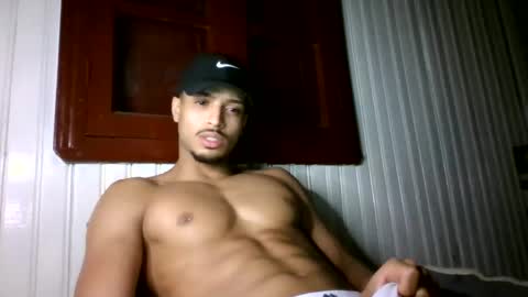 Snapshot of tomtresor chatting on December 20, 8:10 am tomtresor online show from December 20, 8:10 am