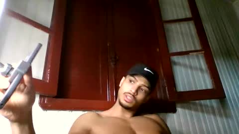 Snapshot of tomtresor chatting on December 22, 9:28 am tomtresor online show from December 22, 9:28 am