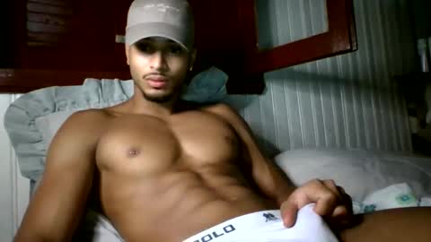 Snapshot of tomtresor chatting on January 10, 8:16 am tomtresor online show from January 10, 8:16 am